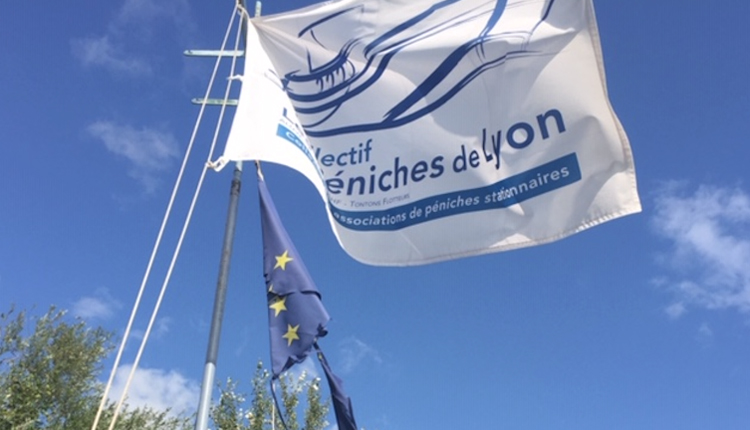 ADHF-F EN REGIOSN : Le Collectif les Péniches du Rhône : Drapeaux pour bateaux